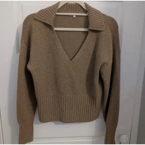 Reformation Beckie Cashmere Collared V Neck Sweater in Panko Camel Beige Tan - Picture 2 of 11